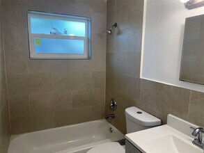 361 NE 30th St in Pompano Beach, FL - Building Photo - Building Photo