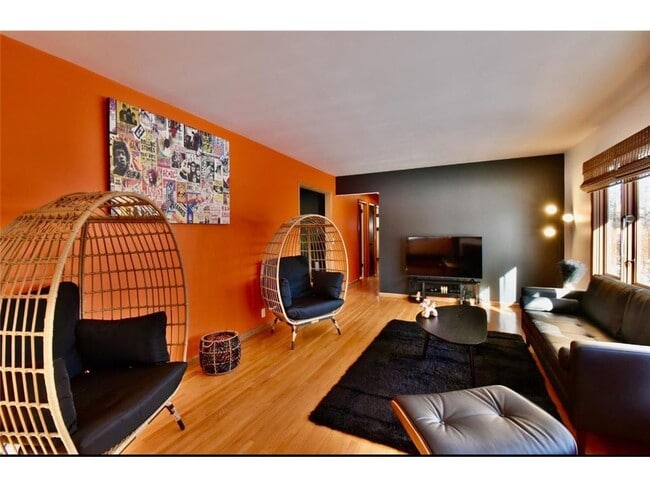 239 Byrondale Ave in Wayzata, MN - Building Photo - Building Photo