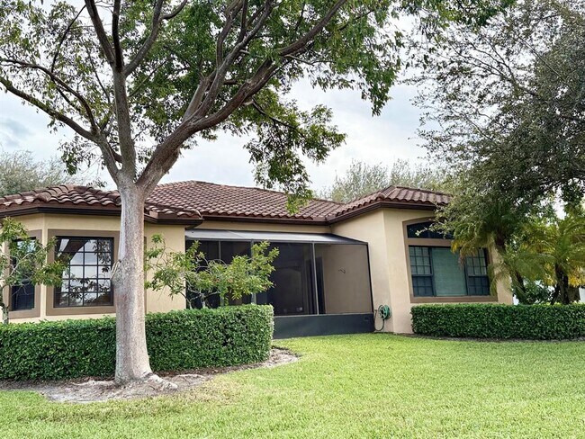 3530 NW 87th Ave in Hollywood, FL - Building Photo - Building Photo