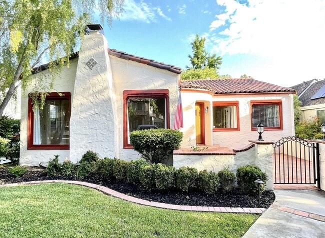 1127 Clark Way in San Jose, CA - Building Photo - Building Photo