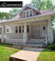 3251 N 28th St in Milwaukee, WI - Building Photo
