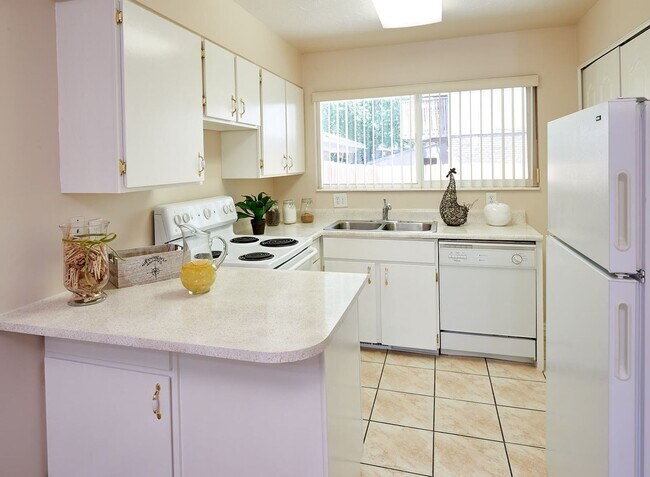 2361 S 1480 W in West Valley City, UT - Foto de edificio - Building Photo