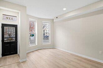 139 N Lakewood Ave in Baltimore, MD - Building Photo - Building Photo