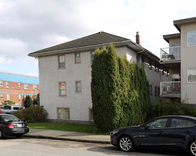 2925 Oak St in Vancouver, BC - Building Photo - Primary Photo