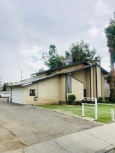 4609 Country Place Ln in Bakersfield, CA - Building Photo - Building Photo