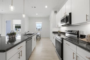 Lawndale in Houston, TX - Building Photo