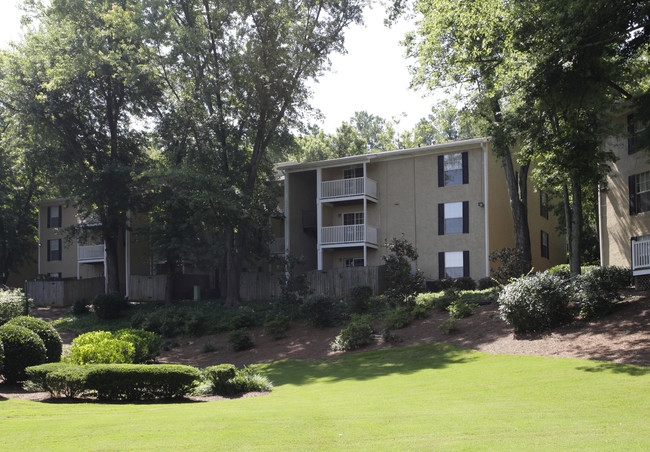 Vinings View Condos in Atlanta, GA - Foto de edificio - Building Photo