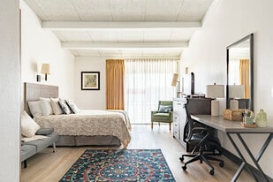 The Residences in Hadley, MA - Building Photo