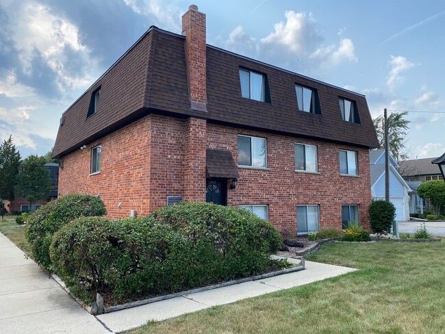 17812 Oak Park Ave in Tinley Park, IL - Building Photo - Building Photo