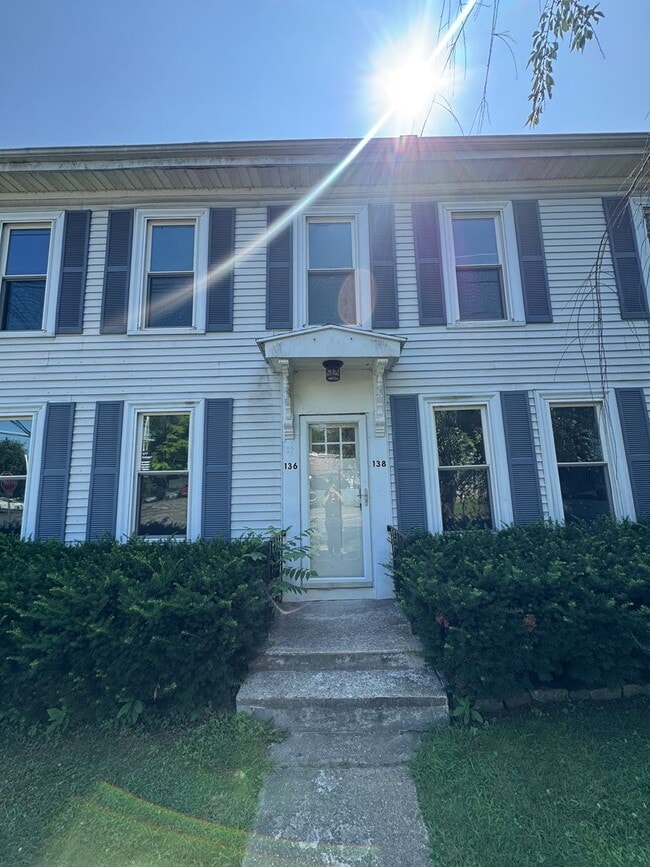 136-138-138 Washington St in Groveland, MA - Building Photo - Building Photo