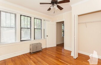 2175 W Giddings St, Unit 1 in Chicago, IL - Building Photo - Building Photo