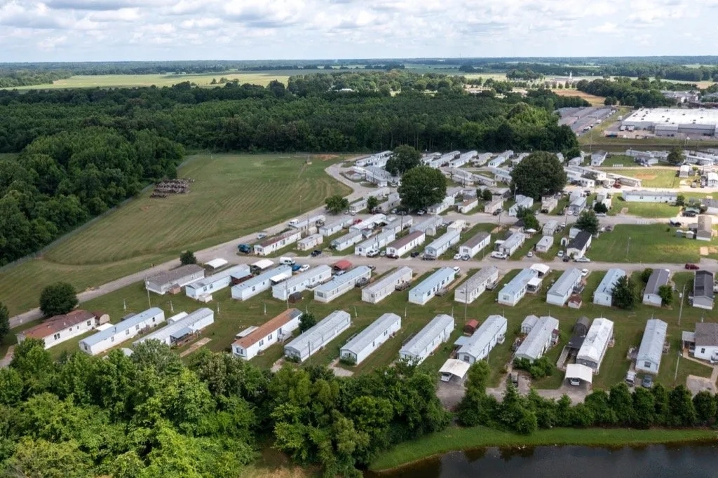 Flag City in Millington, TN - Building Photo