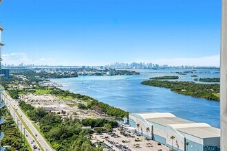 15811 Collins Ave, Unit 3107 in North Miami Beach, FL - Foto de edificio - Building Photo