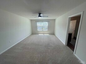 10541 Queens Gate Cir in Pensacola, FL - Building Photo
