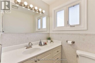 111 Bannatyne Dr in Toronto, ON - Building Photo - Building Photo