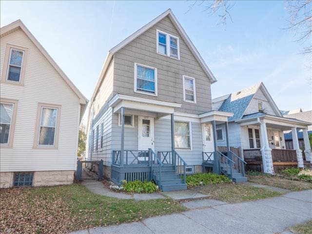 property at 2581 N Bartlett Ave