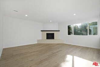 914 Evergreen St in Burbank, CA - Building Photo - Building Photo