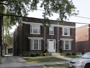 17 Claxton Blvd in Toronto, ON - Building Photo - Primary Photo