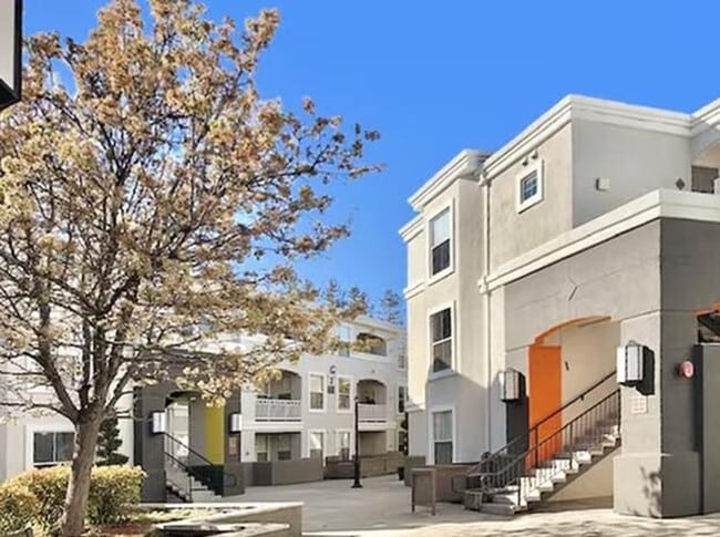19608 Pruneridge Ave in Cupertino, CA - Building Photo - Building Photo