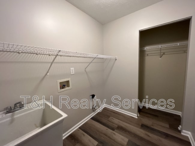 9204 Symphony Way in Indianapolis, IN - Building Photo - Building Photo