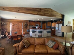 12505 S Center Ln in Spokane, WA - Foto de edificio - Building Photo