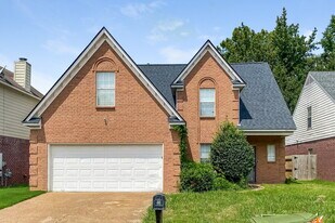 7806 Wolf Hollow Dr in Memphis, TN - Building Photo