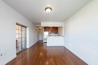 25-25 Newtown Ave in Queens, NY - Building Photo - Building Photo