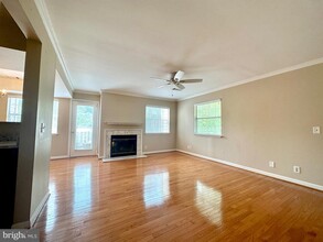 5821 Inman Park Cir in Rockville, MD - Building Photo - Building Photo