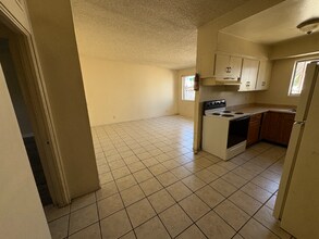 1901 Stewart Ave, Unit B in Las Vegas, NV - Building Photo - Building Photo
