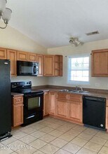 106 Laib Ln-Unit -1 in Sneads Ferry, NC - Building Photo - Building Photo