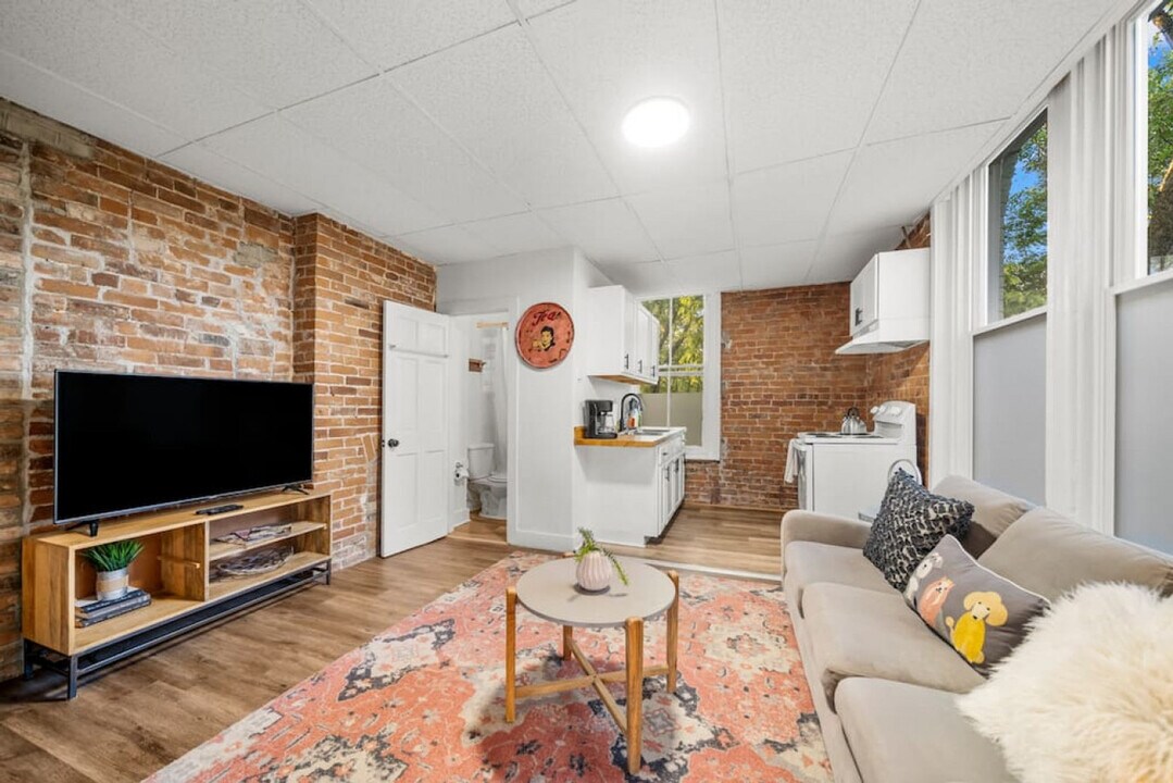 242 Mccormick Pl-Unit -ID1056116P in Cincinnati, OH - Building Photo