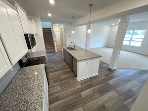 16902 Meander Wy in Louisville, KY - Building Photo - Building Photo