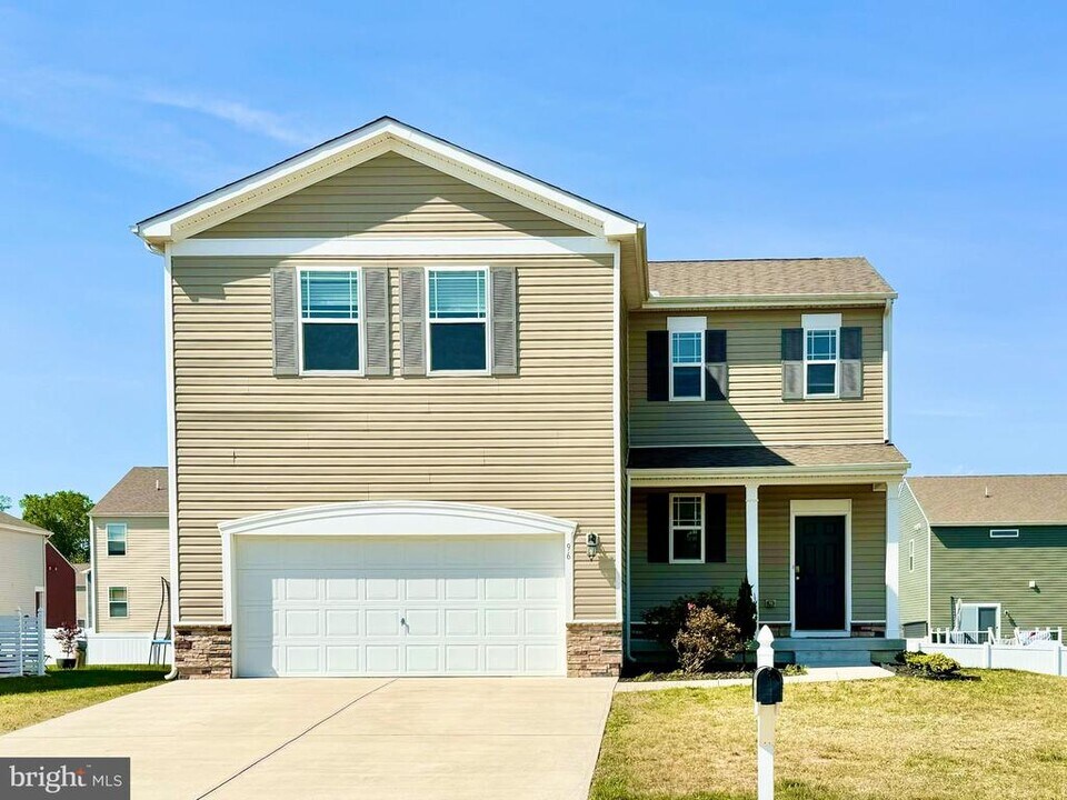 96 S Marshview Terrace in Magnolia, DE - Foto de edificio