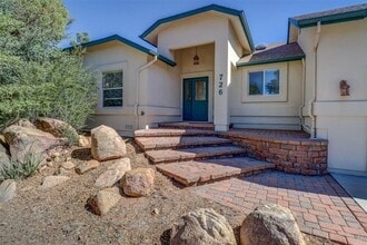 726 Prescott Heights Dr in Prescott, AZ - Foto de edificio - Building Photo
