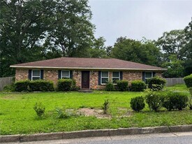 2316 Woodland Rd in Mobile, AL - Building Photo