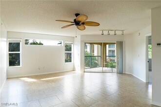 8861 Colonnades Ct W in Bonita Springs, FL - Building Photo - Building Photo