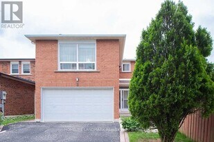 3 Myrna Ln in Toronto, ON - Building Photo