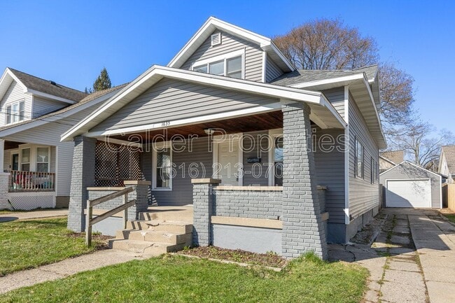 1635 Cleveland Ave SW in Wyoming, MI - Building Photo - Building Photo