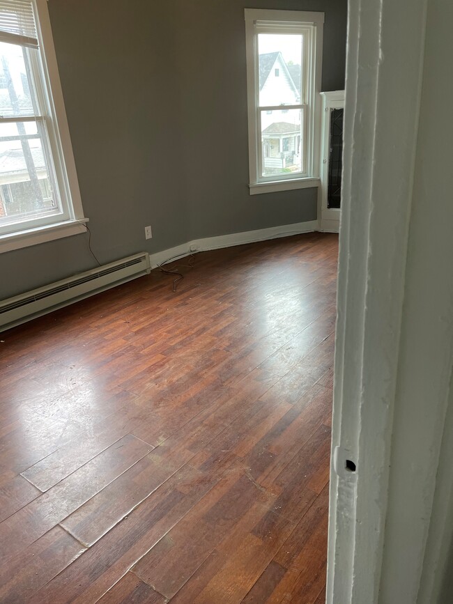 306 Ridge Ave, Unit 306