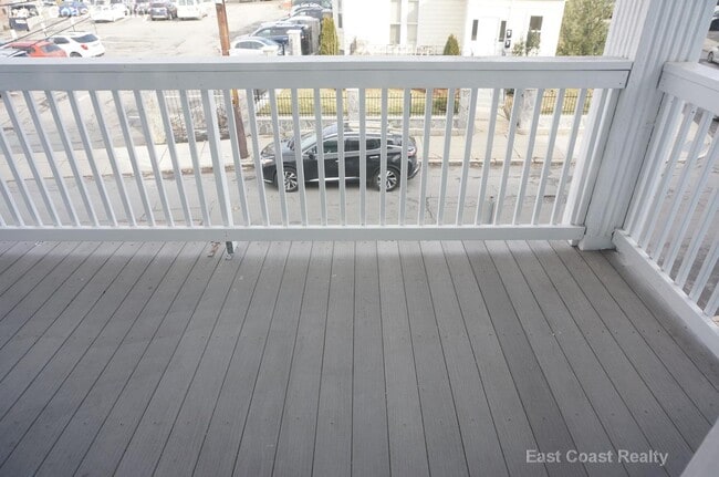 25 Linden St, Unit 3