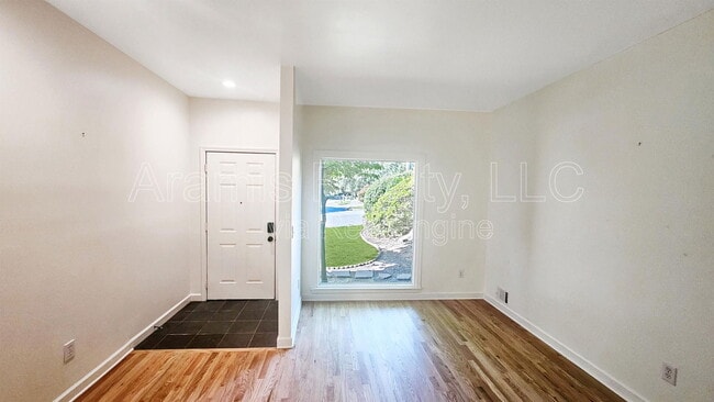 1086 Pine Grove Ave NE in Atlanta, GA - Building Photo - Building Photo