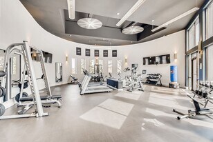 7400 MN-7 in St. Louis Park, MN - Building Photo