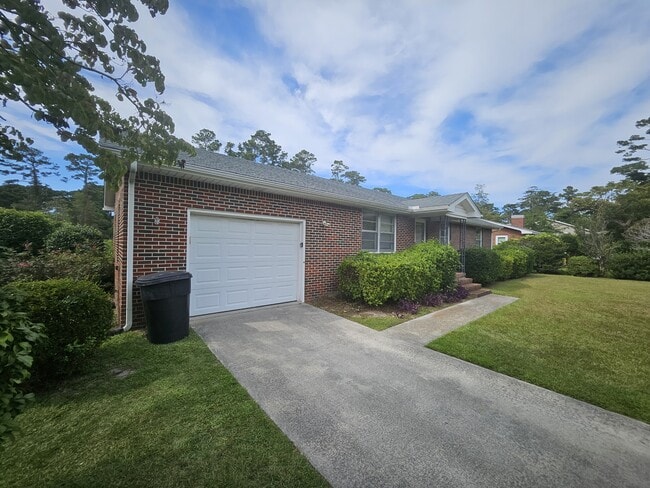 135 Airport Rd in Manteo, NC - Building Photo - Building Photo