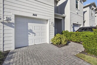 846 SE grovebush Ln in Port St. Lucie, FL - Building Photo - Building Photo