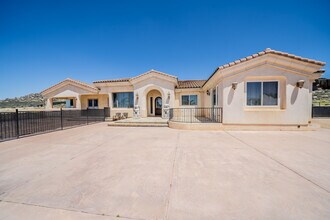 17425 Cyrus Ln in Riverside, CA - Building Photo - Building Photo