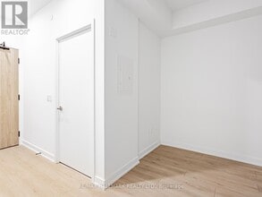 1 Fairview Rd E in Mississauga, ON - Building Photo - Building Photo