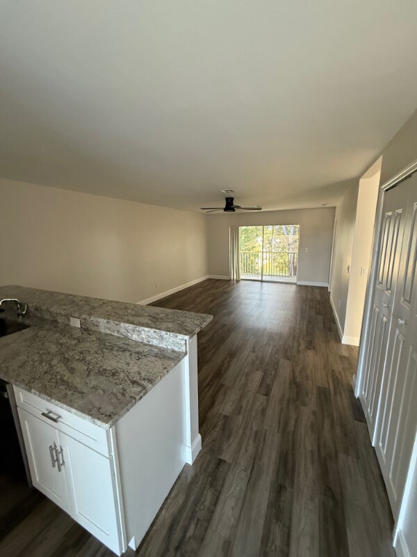 1025 SE 12th St in Cape Coral, FL - Building Photo - Building Photo
