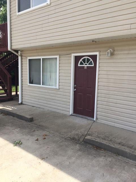 1100 Briarwood Rd in Carterville, IL - Building Photo