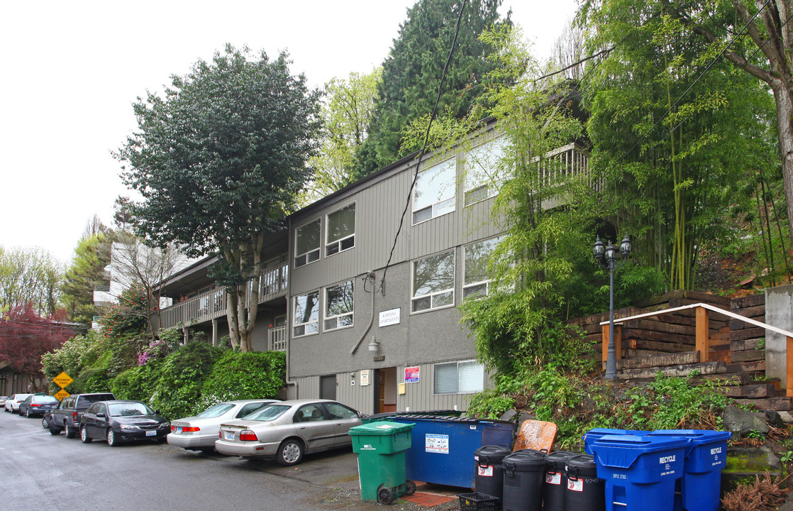 4735 Ravenna Ave NE in Seattle, WA - Foto de edificio