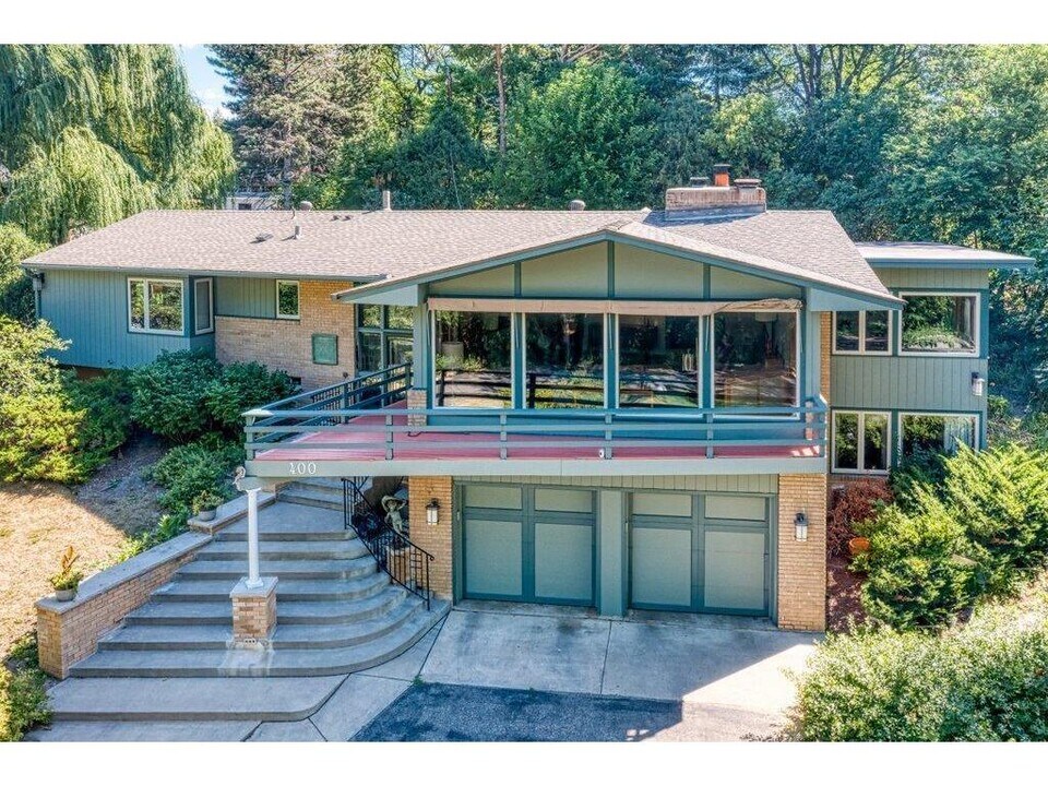 400 Natchez Ave N in Minneapolis, MN - Building Photo